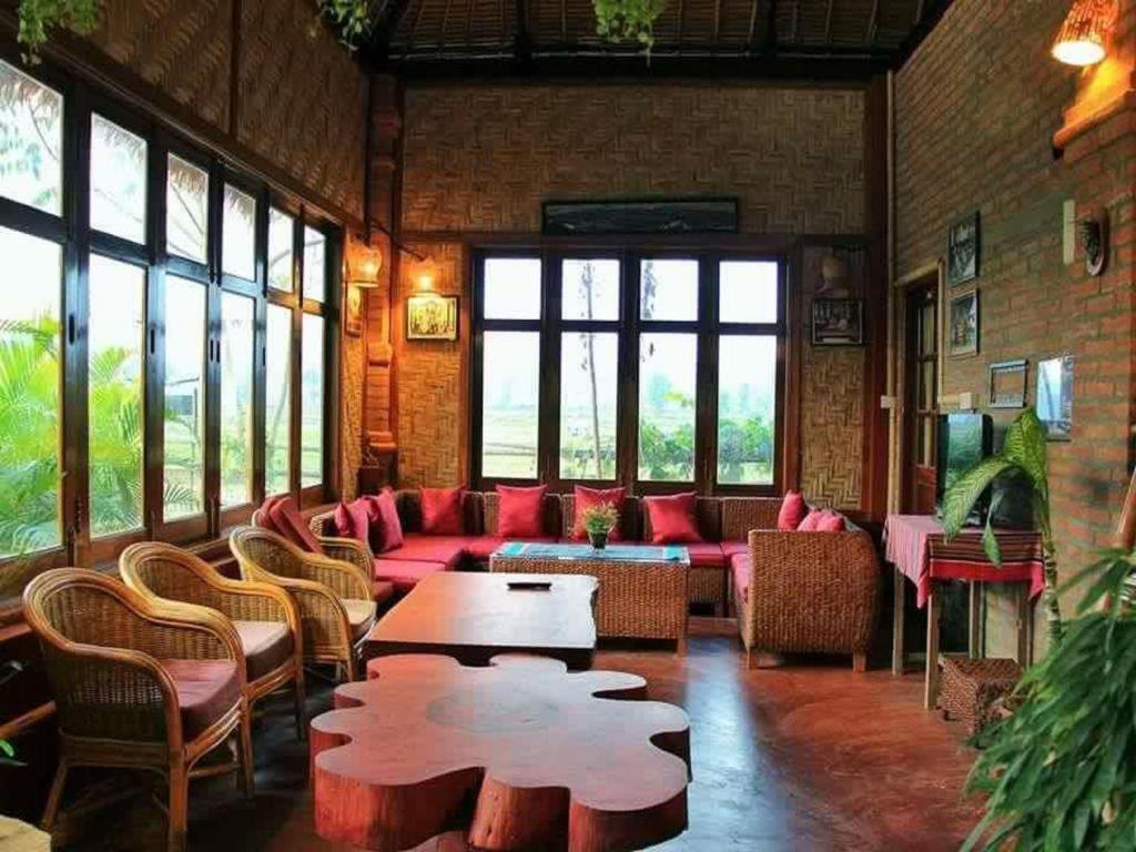 Mr. Charles River View Lodge Thibaw Extérieur photo