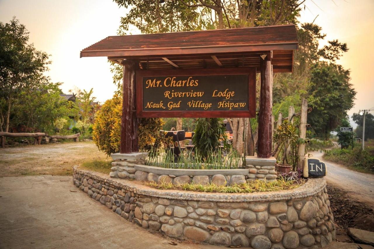 Mr. Charles River View Lodge Thibaw Extérieur photo
