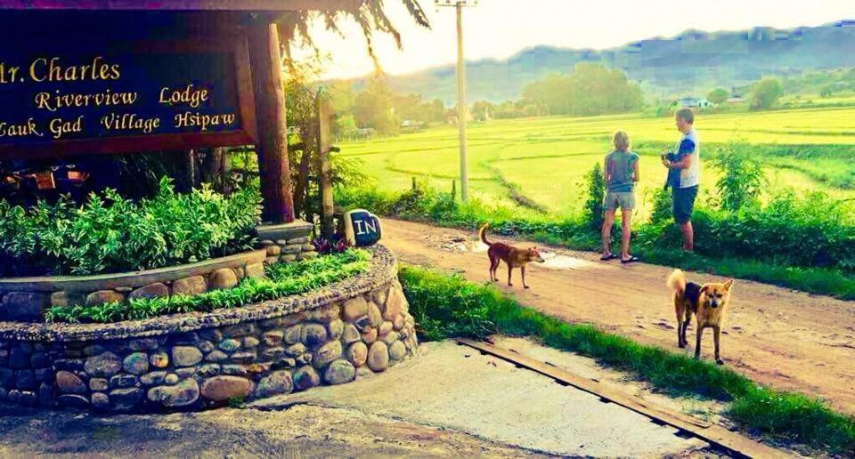 Mr. Charles River View Lodge Thibaw Extérieur photo