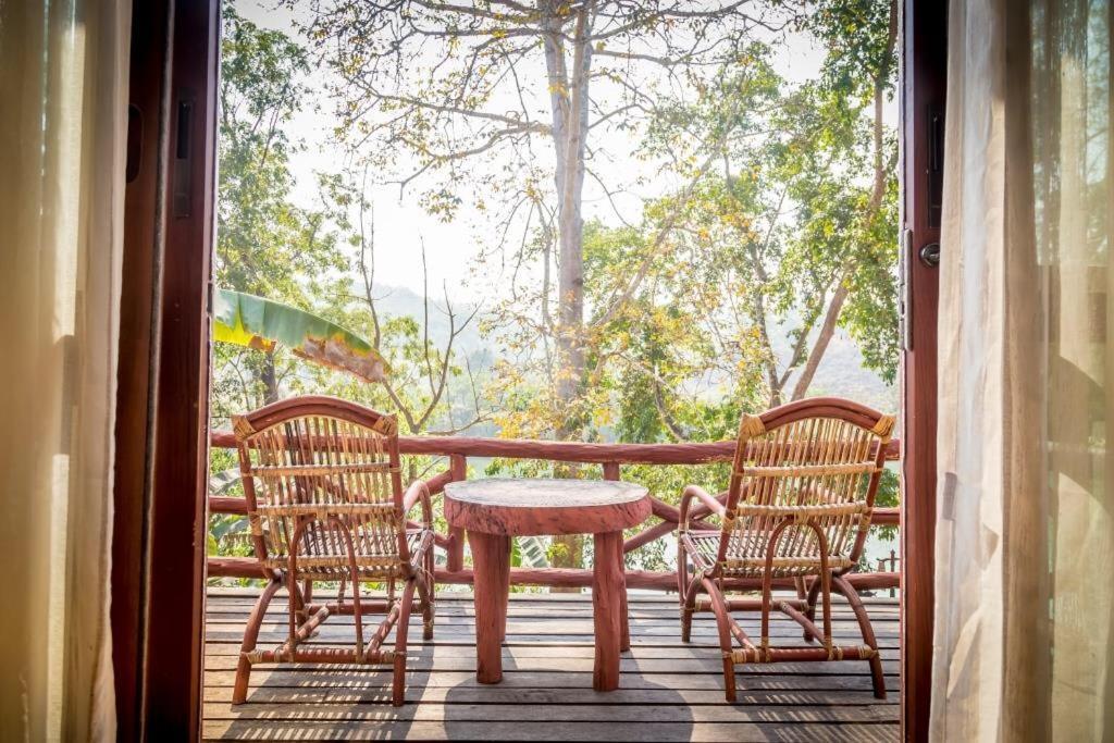 Mr. Charles River View Lodge Thibaw Extérieur photo